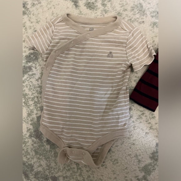 Gap Baby Set of 2 Striped Body Suits Onesies - 3-6 Months - Picture 4 of 6